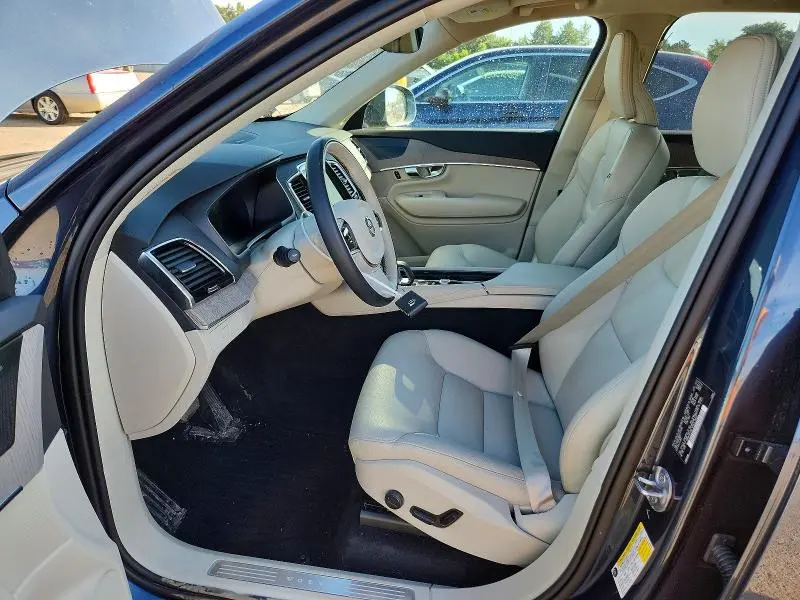 2024 VOLVO XC90 PLUS  
