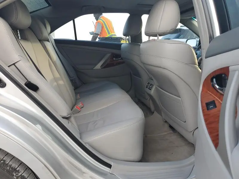 2010 TOYOTA CAMRY SE  