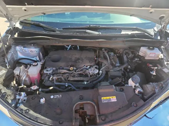 2022 TOYOTA SIENNA LE  