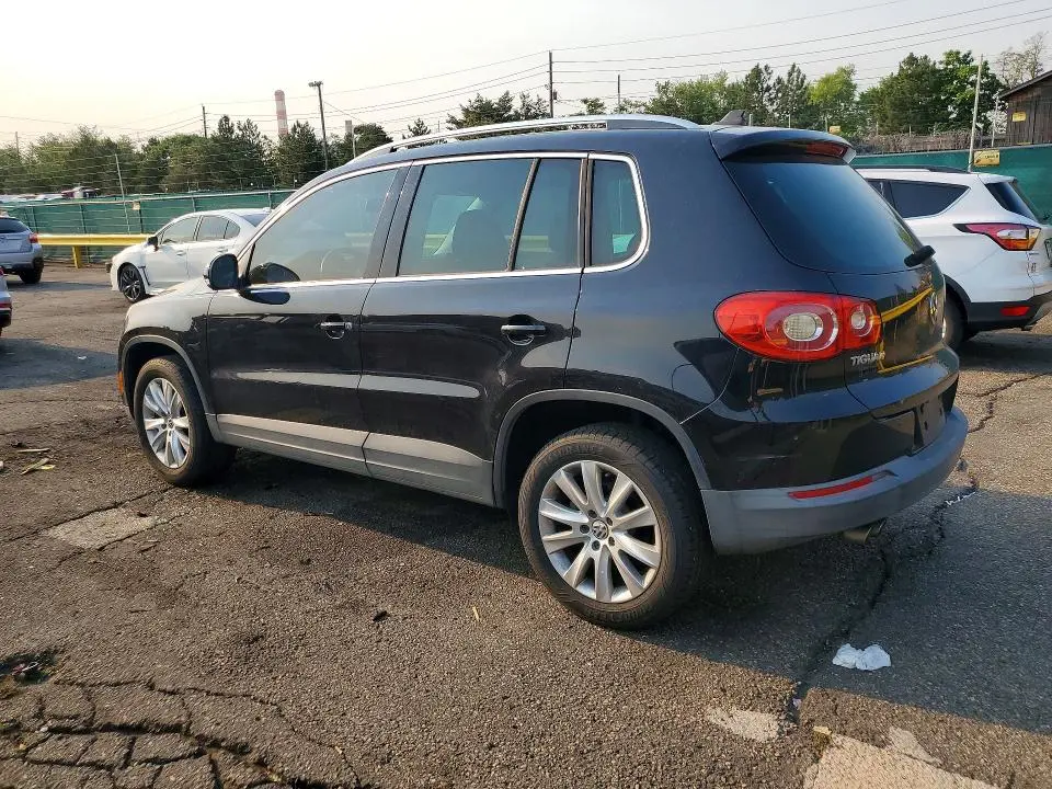 2010 VOLKSWAGEN TIGUAN SE  