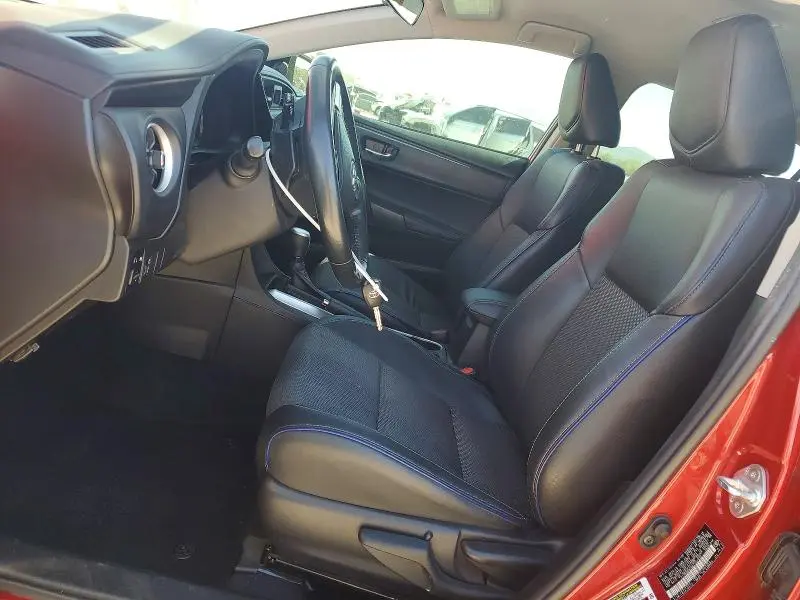 2019 TOYOTA COROLLA SE  