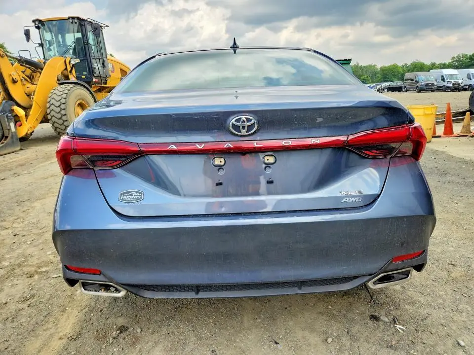 2021 TOYOTA AVALON XLE  