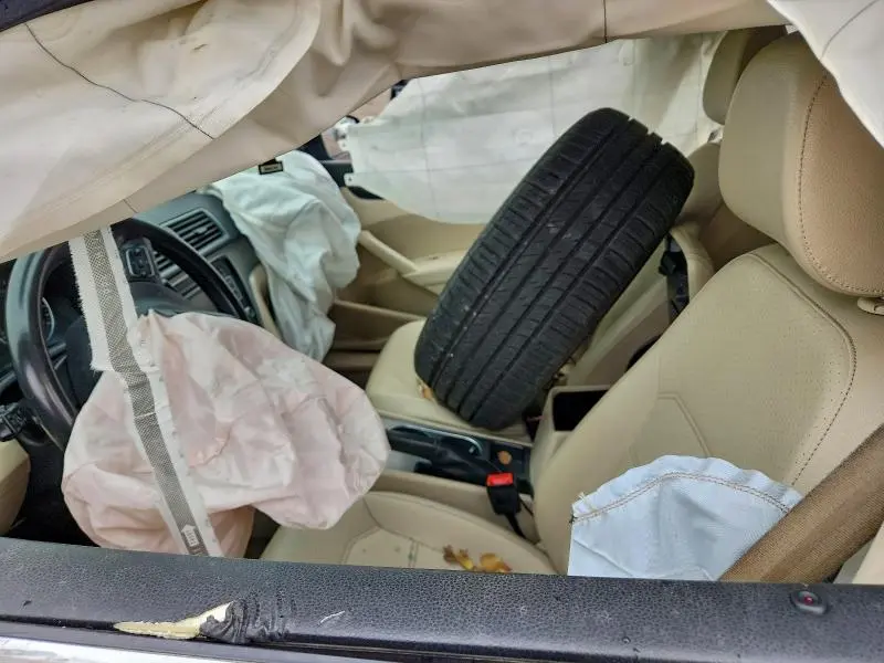 2015 VOLKSWAGEN PASSAT SE  