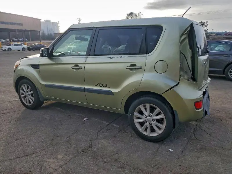 2013 KIA SOUL +  