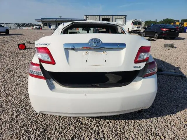 2011 TOYOTA CAMRY XLE  