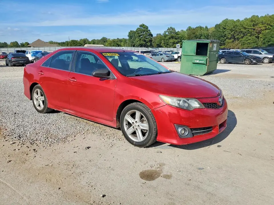 2012 TOYOTA CAMRY SE  