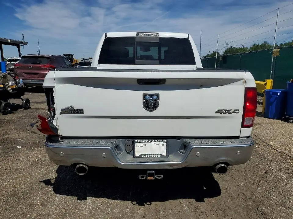 2016 RAM 1500 SLT  