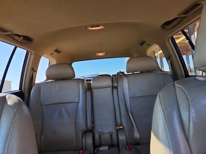 2012 TOYOTA HIGHLANDER SE  