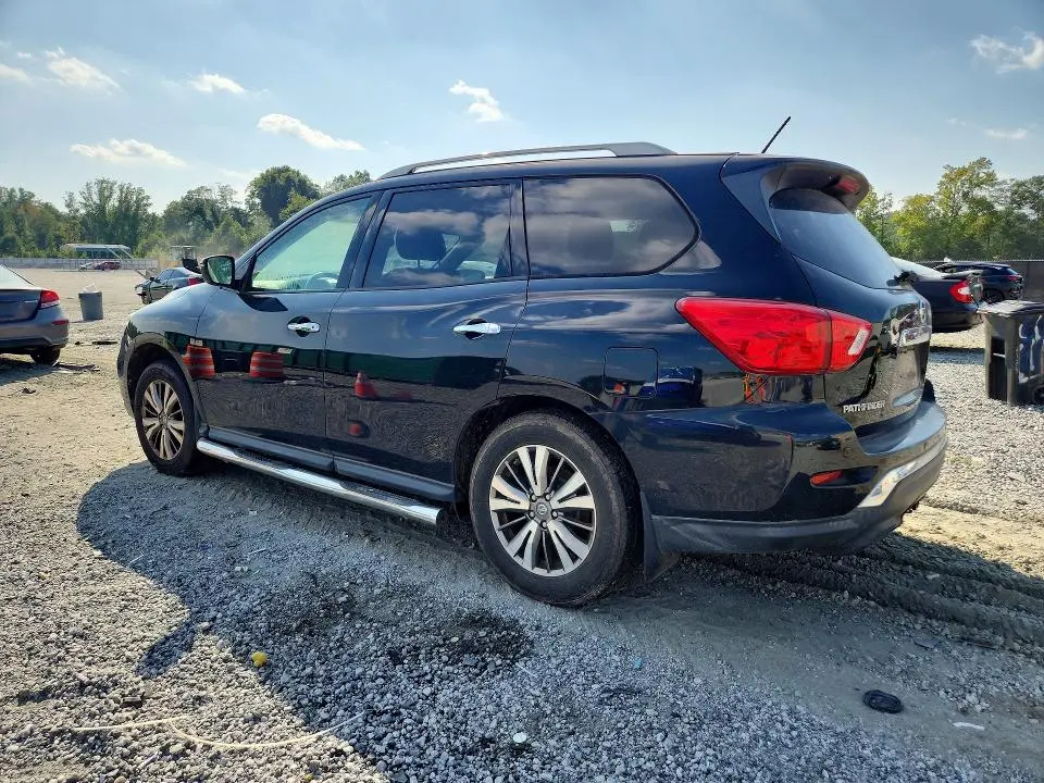 2018 NISSAN PATHFINDER SV  