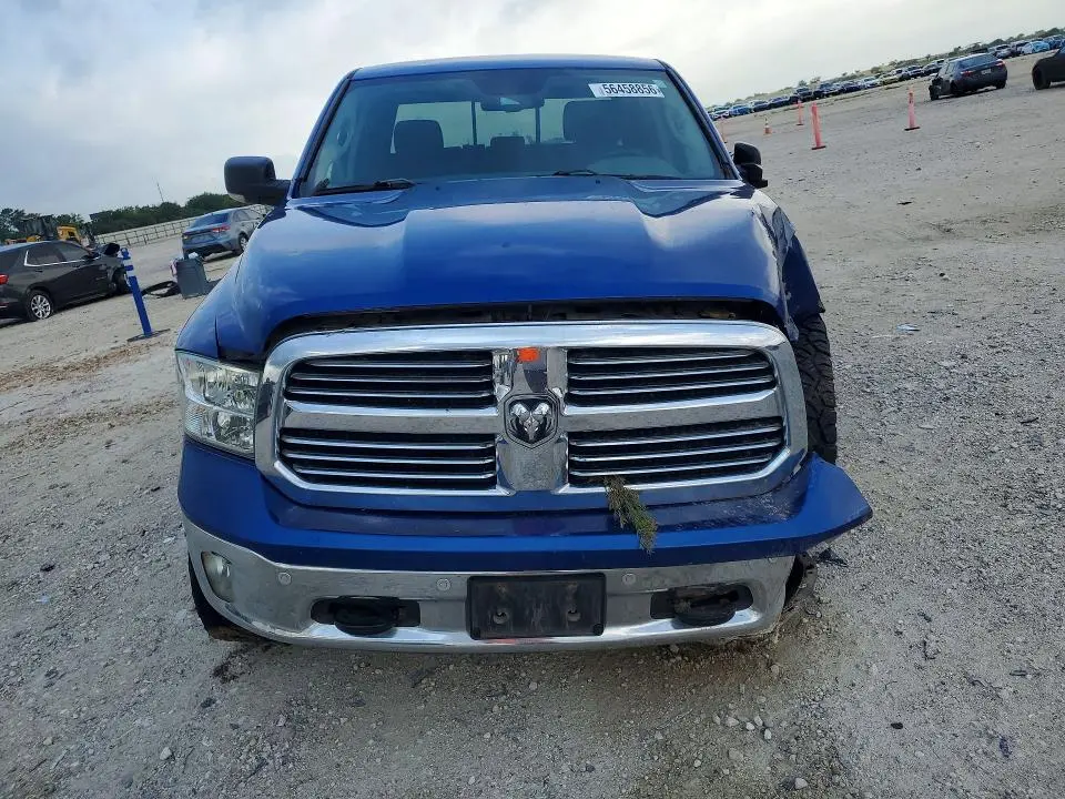 2017 RAM 1500 SLT  
