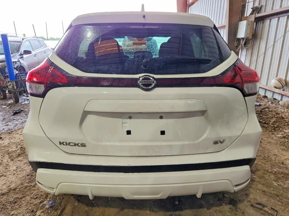 2021 NISSAN KICKS SV  