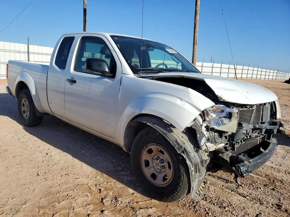 2015 NISSAN FRONTIER S  
