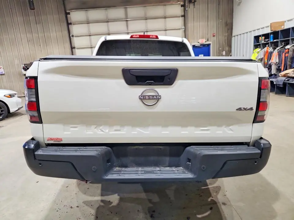 2022 NISSAN FRONTIER S  