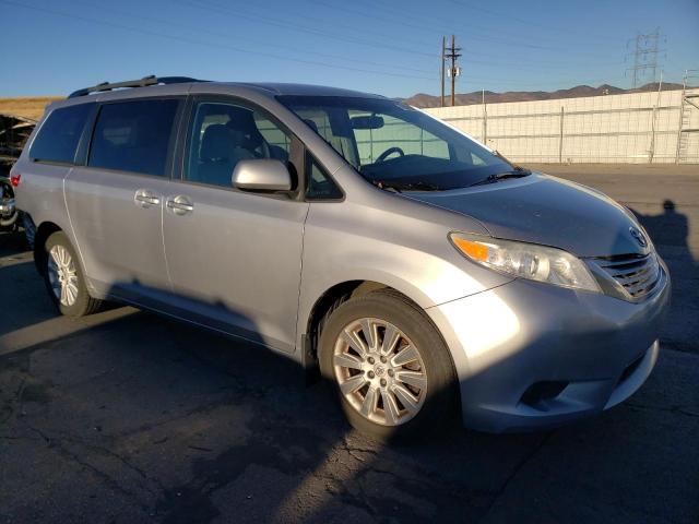 2015 TOYOTA SIENNA LE