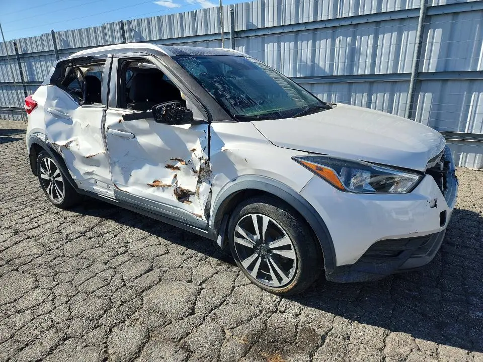2020 NISSAN KICKS SV  