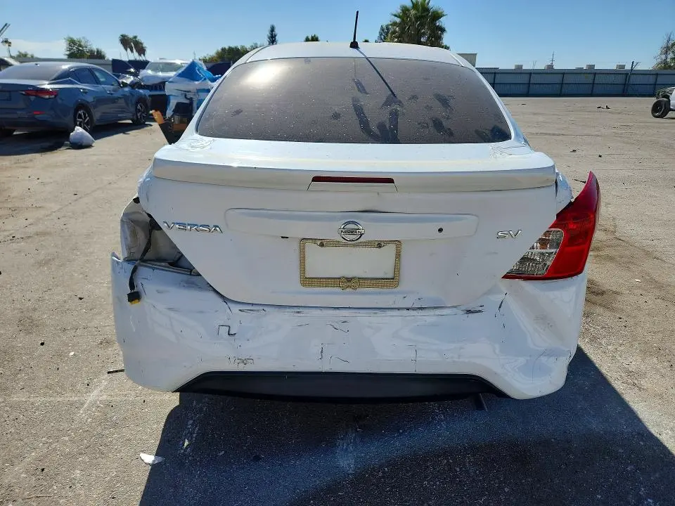 2019 NISSAN VERSA SV  