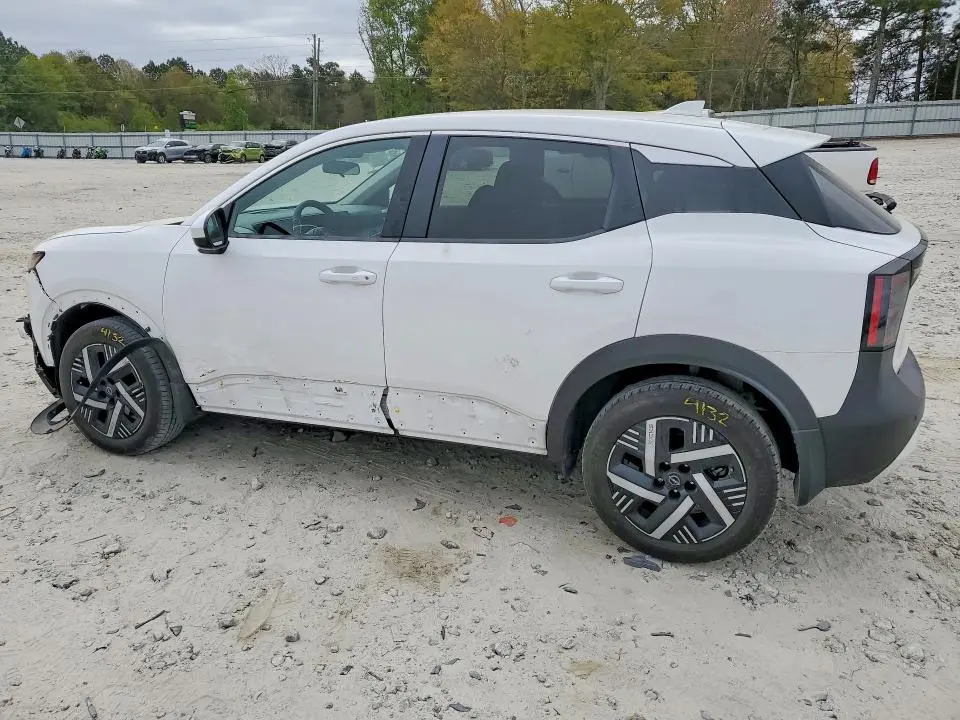 2025 NISSAN KICKS SV  