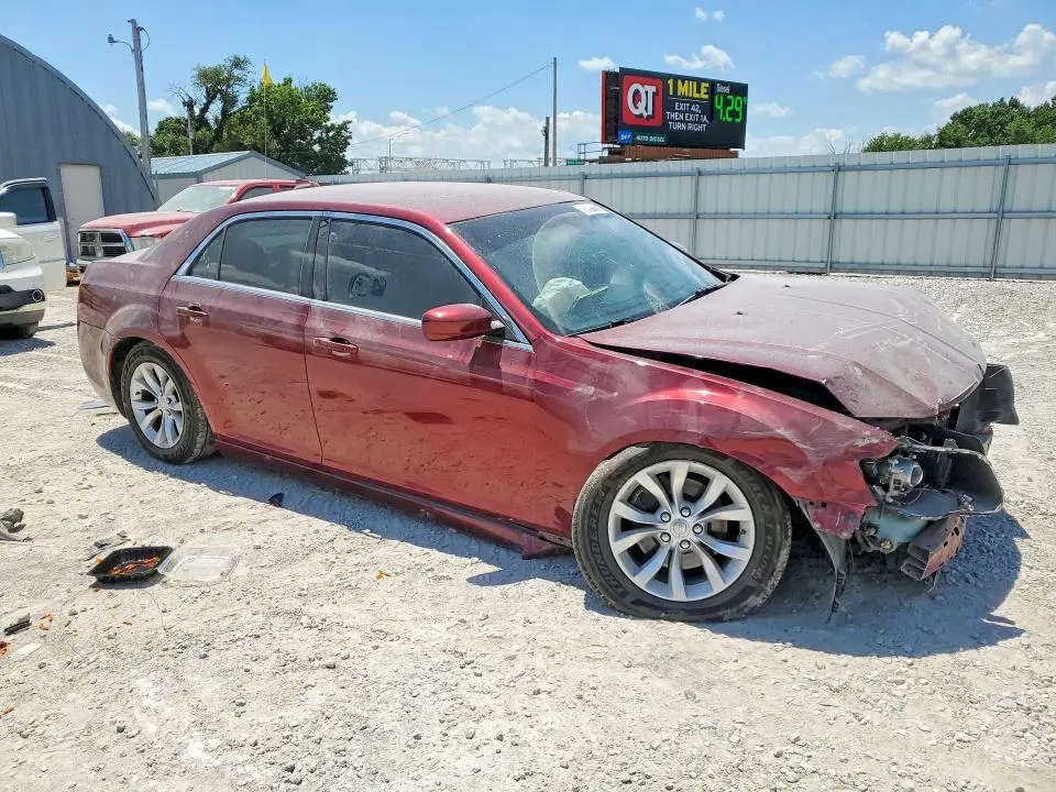 2016 CHRYSLER 300 LIMITED  