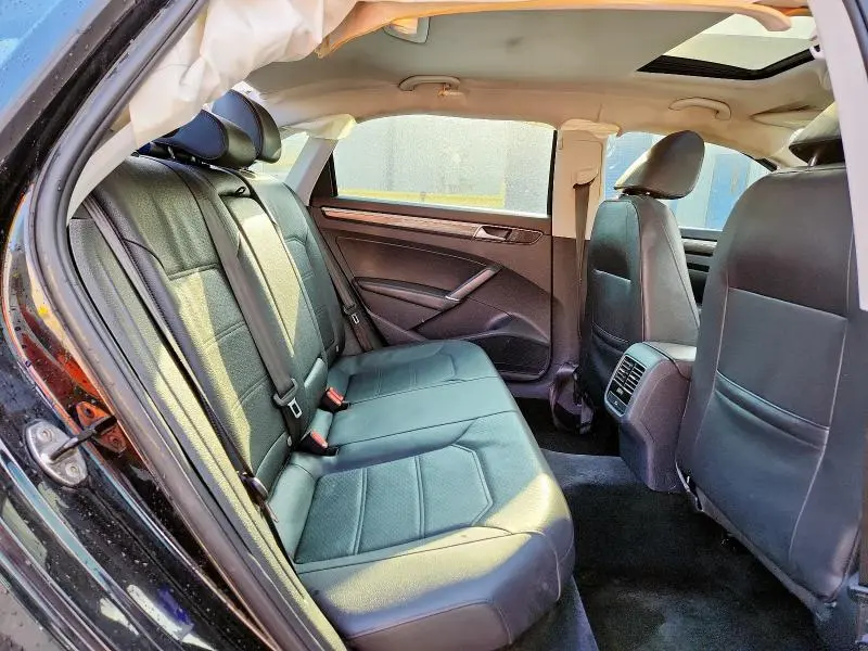 2016 VOLKSWAGEN PASSAT SE