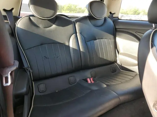 2011 MINI COOPER 