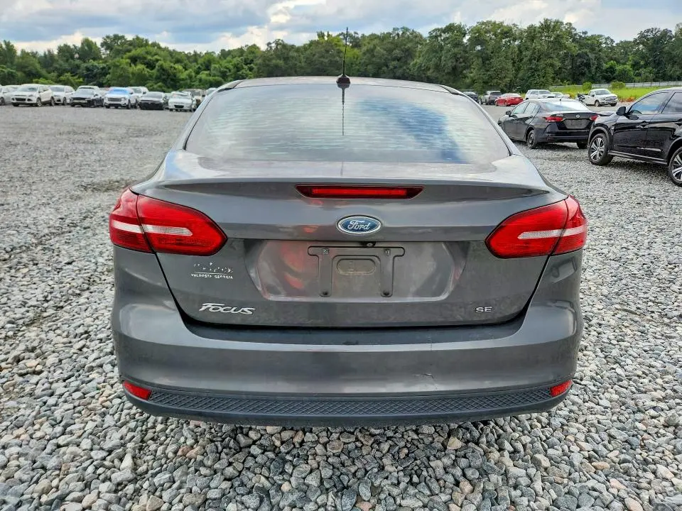 2017 FORD FOCUS SE  