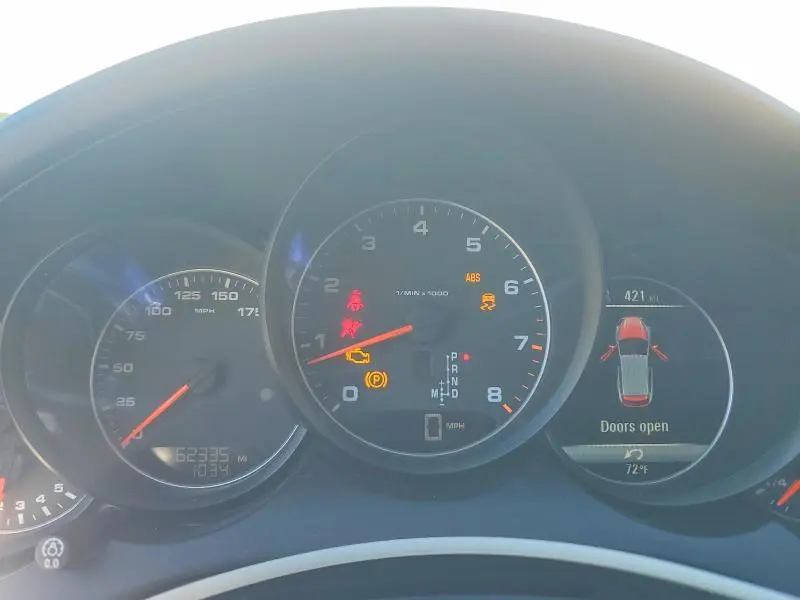2017 PORSCHE CAYENNE   