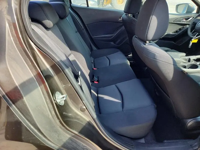 2015 MAZDA 3 SV  