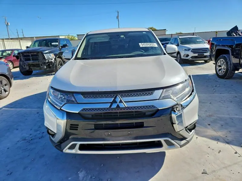 2019 MITSUBISHI OUTLANDER SE  