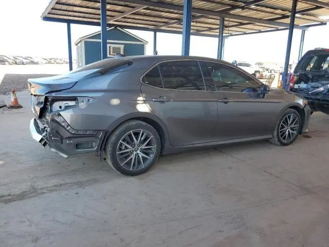 2022 TOYOTA CAMRY XLE  