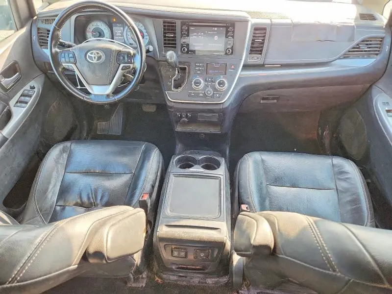 2019 TOYOTA SIENNA SE 8-PASSENGER  