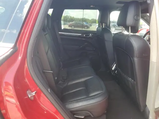 2016 PORSCHE CAYENNE   