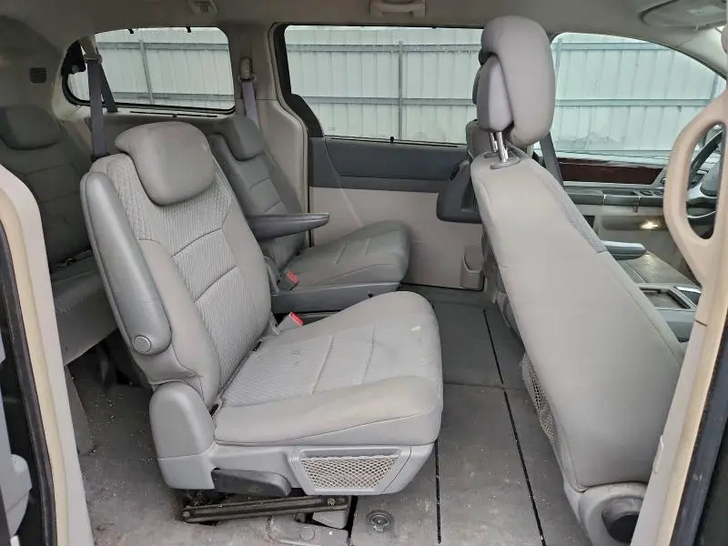 2010 CHRYSLER TOWN & COUNTRY TOURING  