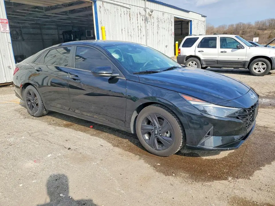 2021 HYUNDAI ELANTRA SEL  
