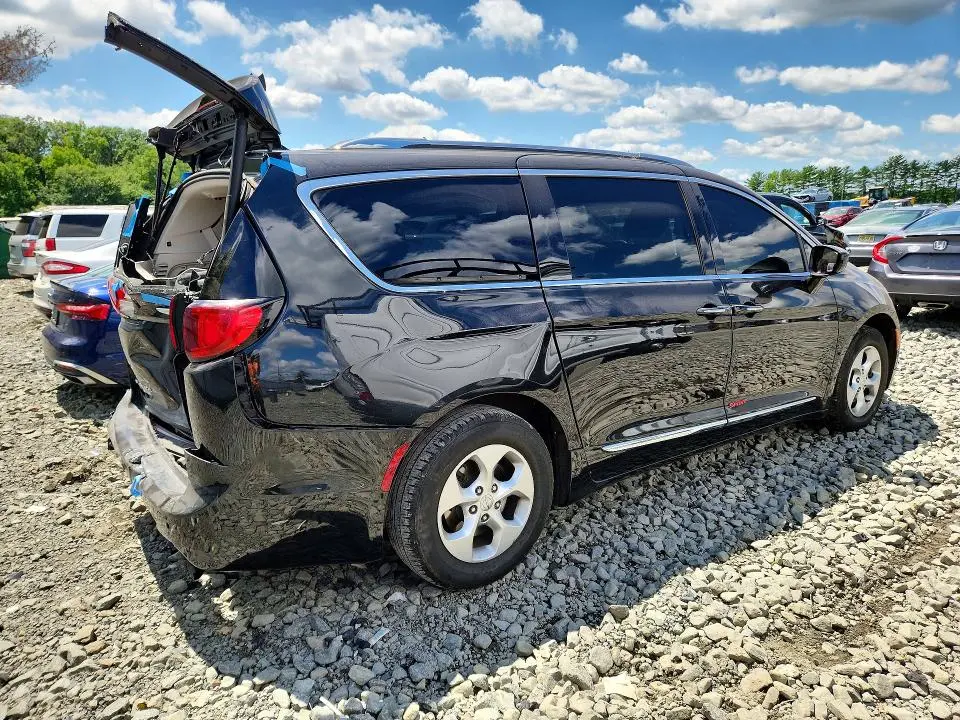 2017 CHRYSLER PACIFICA TOURING L PLUS  