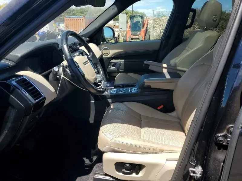 2019 LAND ROVER DISCOVERY SE  