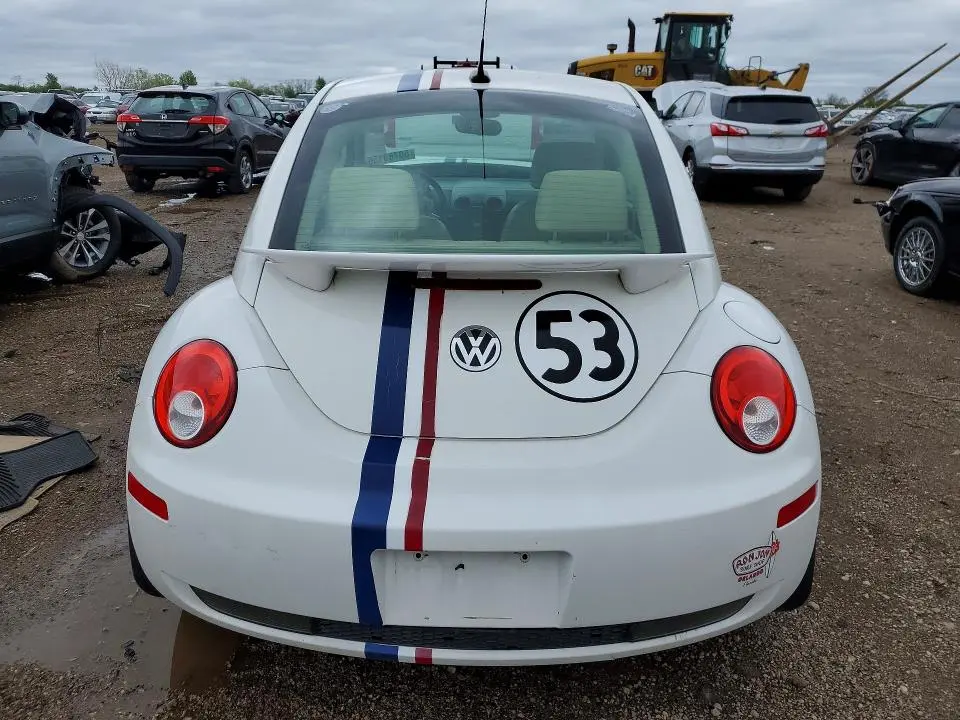 2010 VOLKSWAGEN NEW BEETLE 2.5L LEATHER  