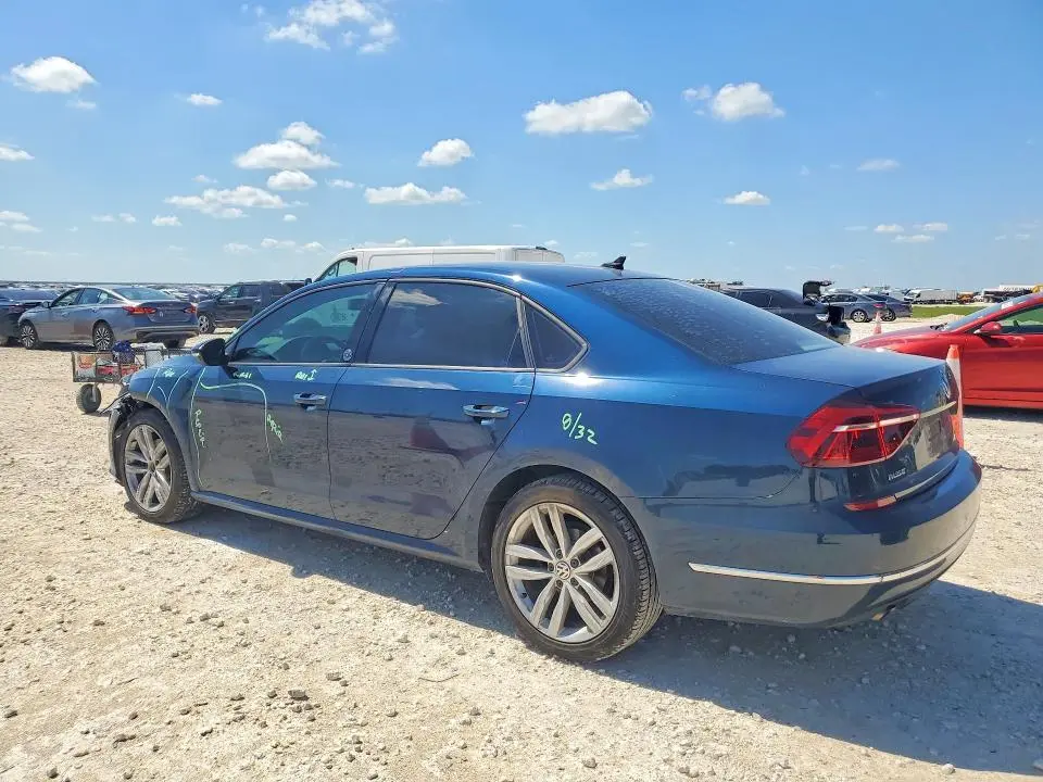 2019 VOLKSWAGEN PASSAT WOLFSBURG  