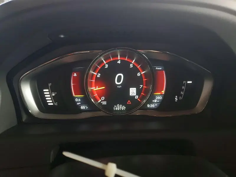 2016 VOLVO XC60 T6 PLATINUM  