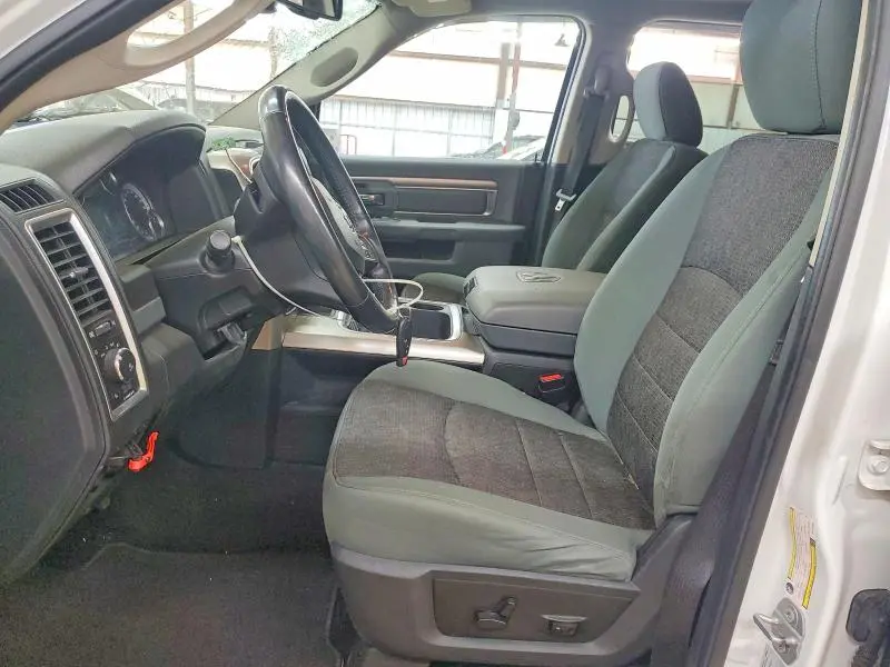2017 RAM 1500 SLT  