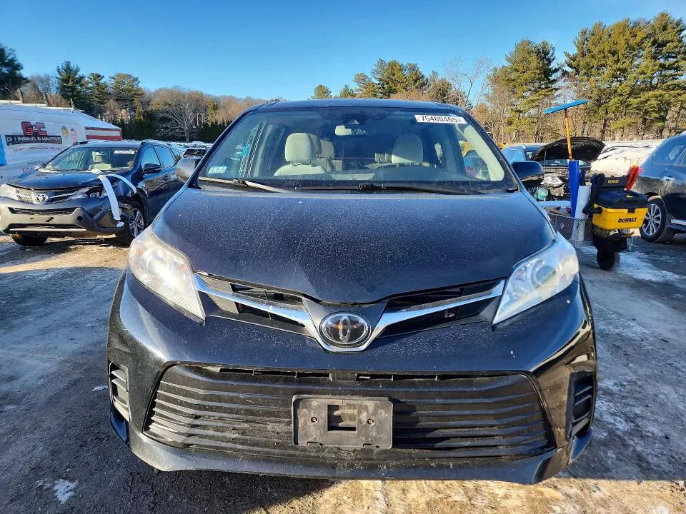 2020 TOYOTA SIENNA LE  