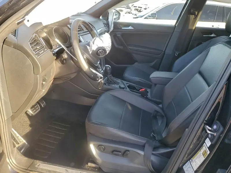 2021 VOLKSWAGEN TIGUAN SE  