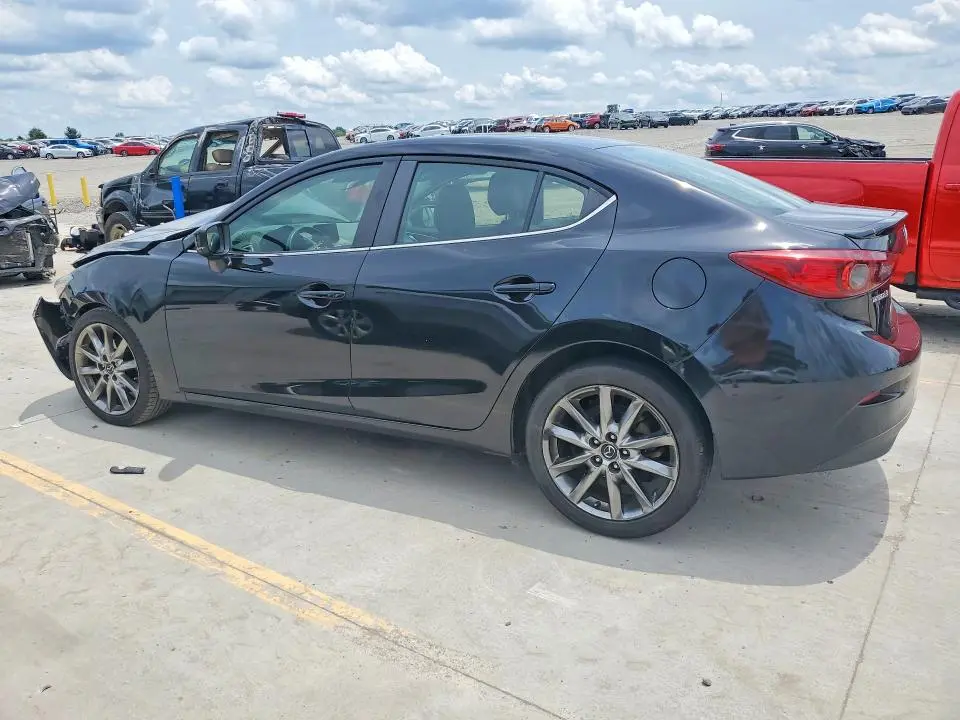 2018 MAZDA 3 TOURING  
