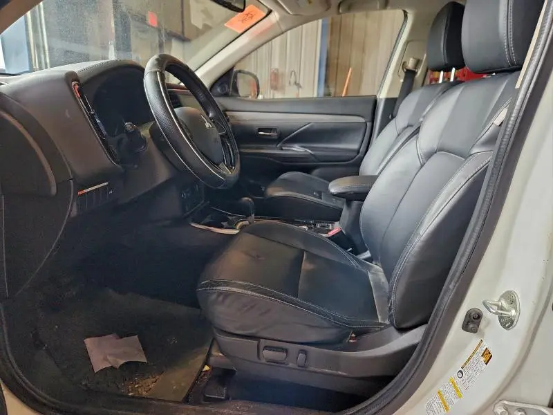 2019 MITSUBISHI OUTLANDER SE  