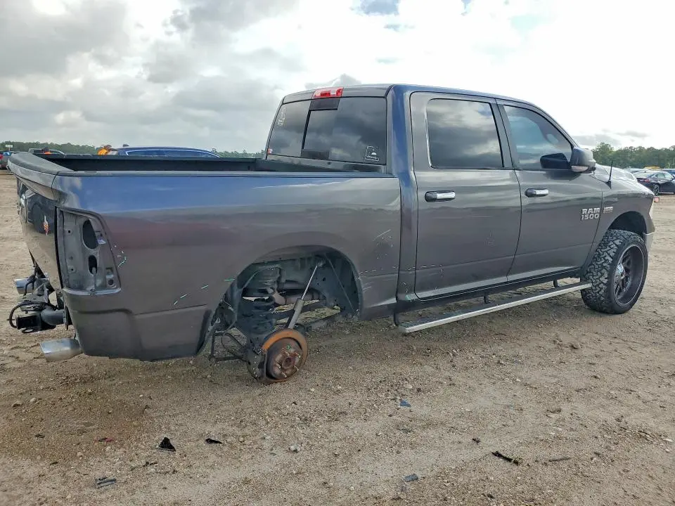 2016 RAM 1500 SLT  