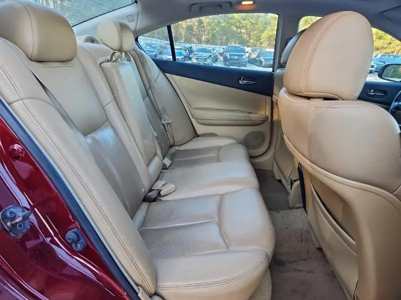 2010 NISSAN MAXIMA SV  