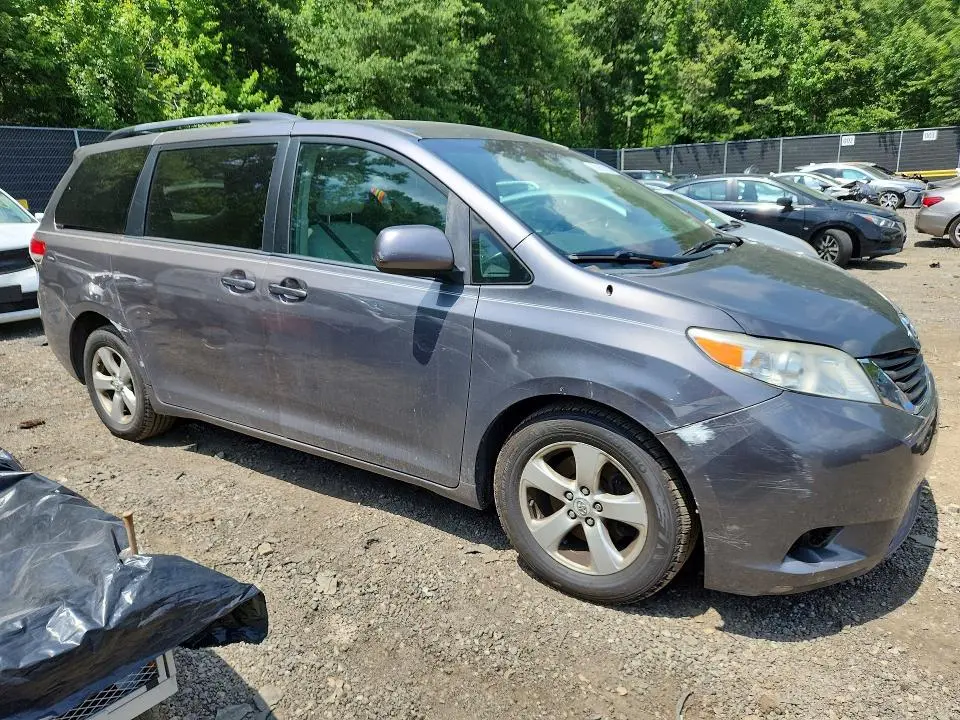 2011 TOYOTA SIENNA LE  