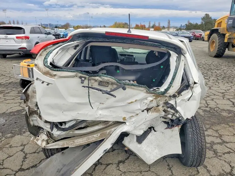 2016 HONDA FIT LX  