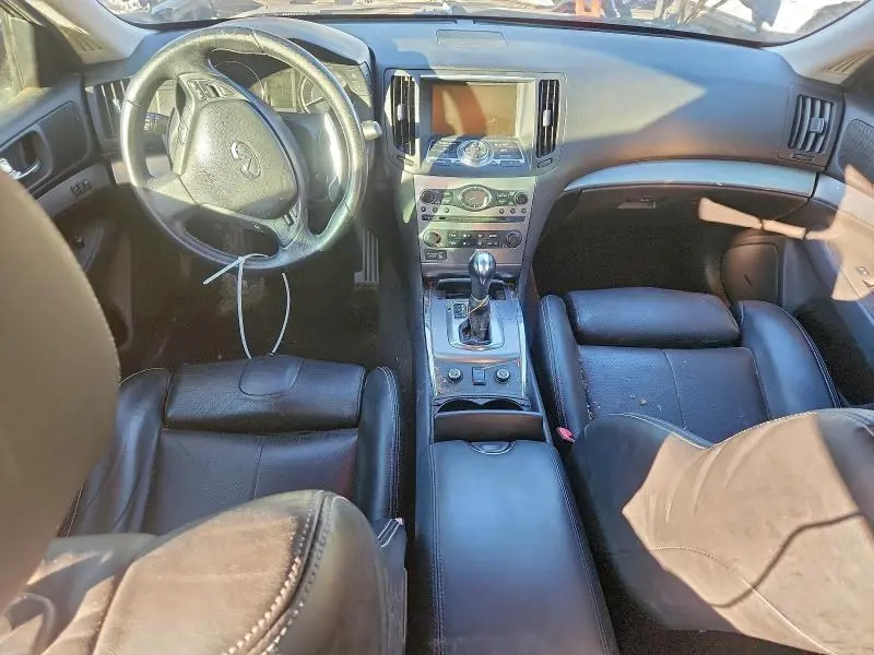 2011 INFINITI G37   