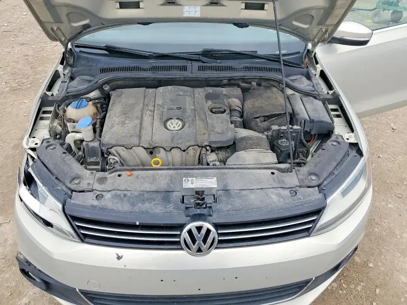 2011 VOLKSWAGEN JETTA SEL  