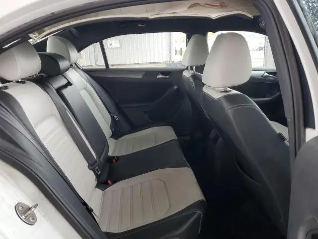 2016 VOLKSWAGEN JETTA SPORT  